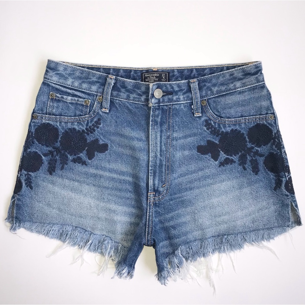 A&F - Annie Floral Embroidered Shorts